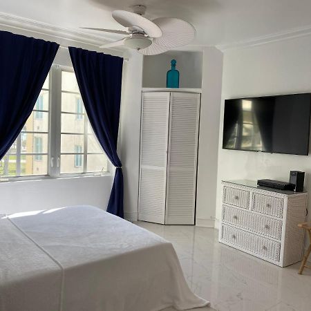 Sobe Ocean View Ocean Dr Charming Studio -316 Маями Бийч Екстериор снимка