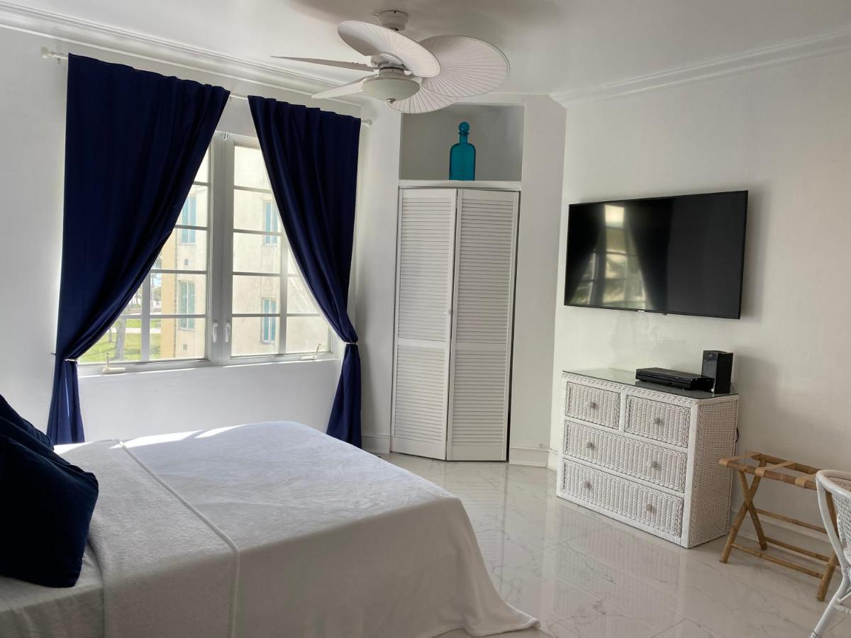 Sobe Ocean View Ocean Dr Charming Studio -316 Маями Бийч Екстериор снимка